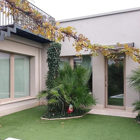 Suite Mimosa Con Piscina - Affitti Brevi Italia Σιρμιόνε Εξωτερικό φωτογραφία