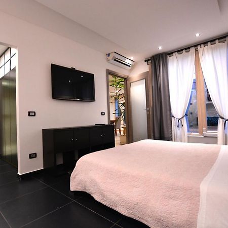 Suite Mimosa Con Piscina - Affitti Brevi Italia Σιρμιόνε Εξωτερικό φωτογραφία
