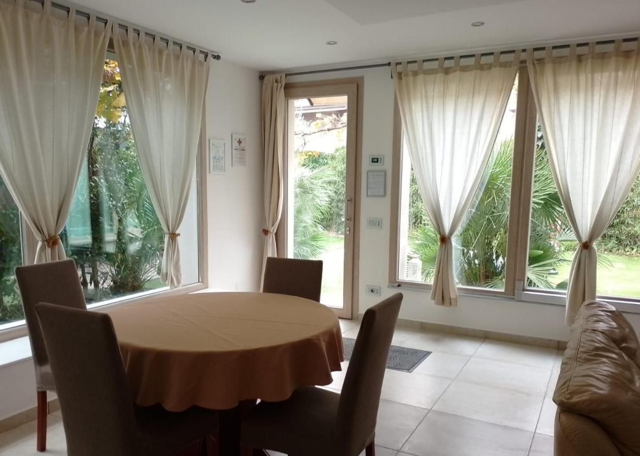 Suite Mimosa Con Piscina - Affitti Brevi Italia Σιρμιόνε Εξωτερικό φωτογραφία