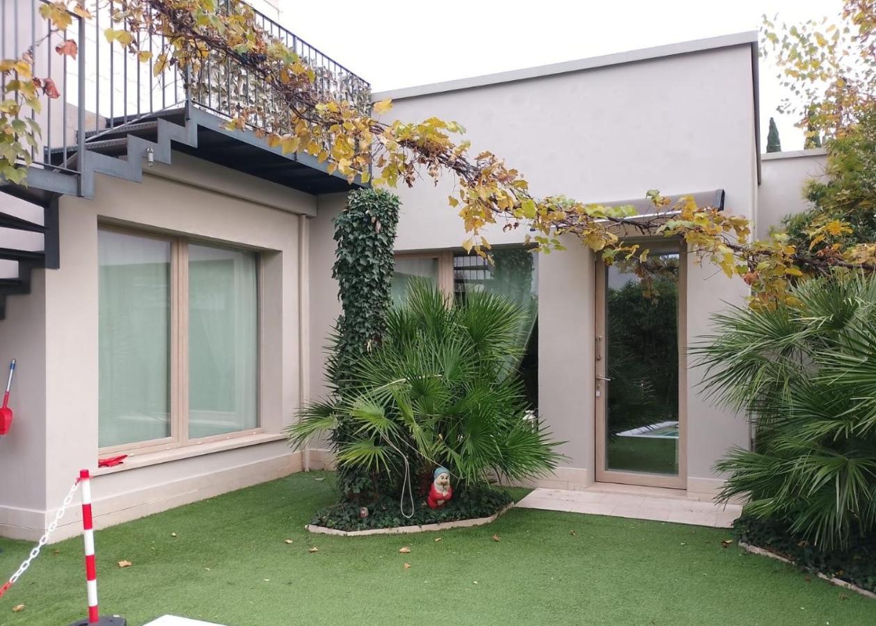 Suite Mimosa Con Piscina - Affitti Brevi Italia Σιρμιόνε Εξωτερικό φωτογραφία