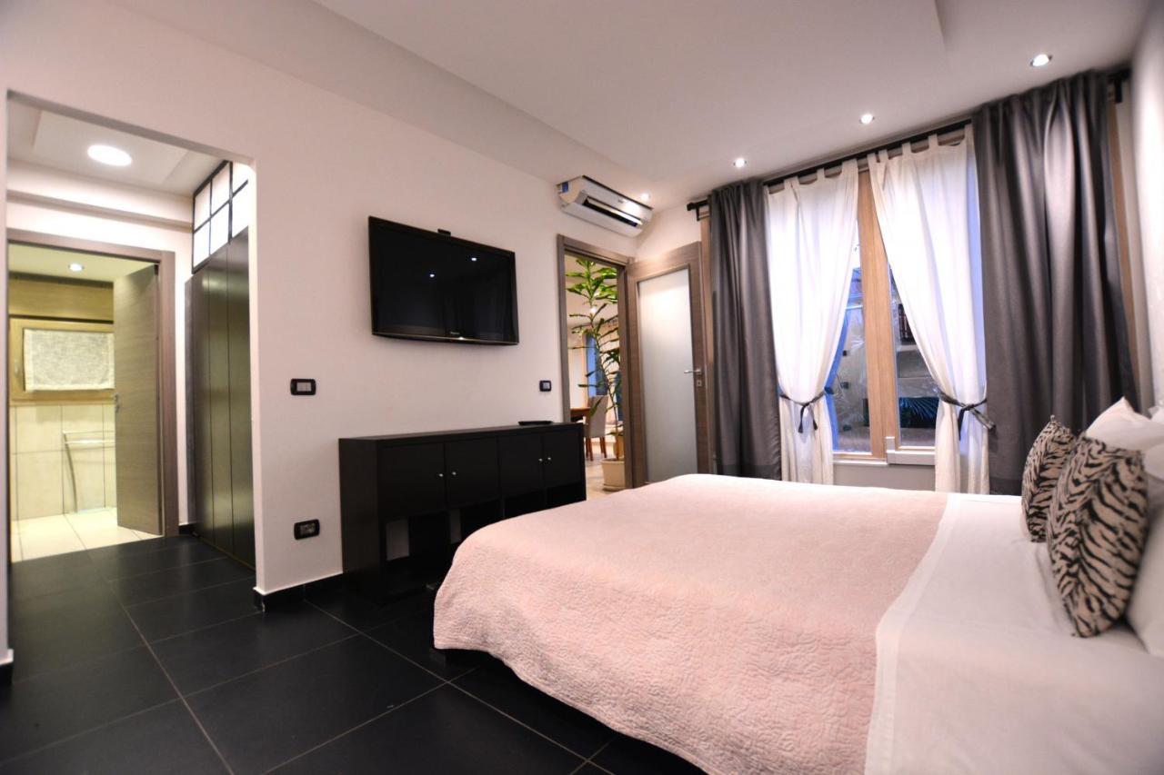 Suite Mimosa Con Piscina - Affitti Brevi Italia Σιρμιόνε Εξωτερικό φωτογραφία