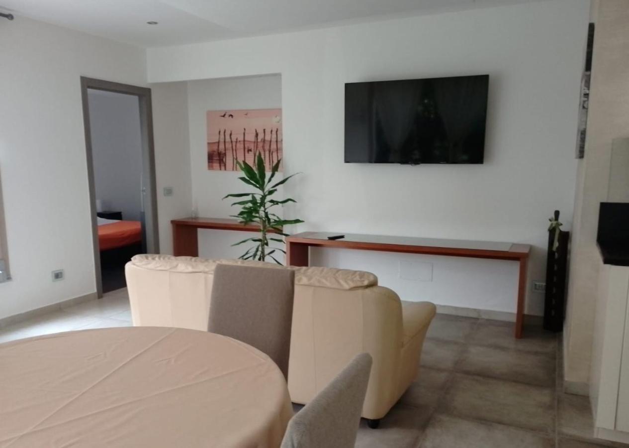 Suite Mimosa Con Piscina - Affitti Brevi Italia Σιρμιόνε Εξωτερικό φωτογραφία